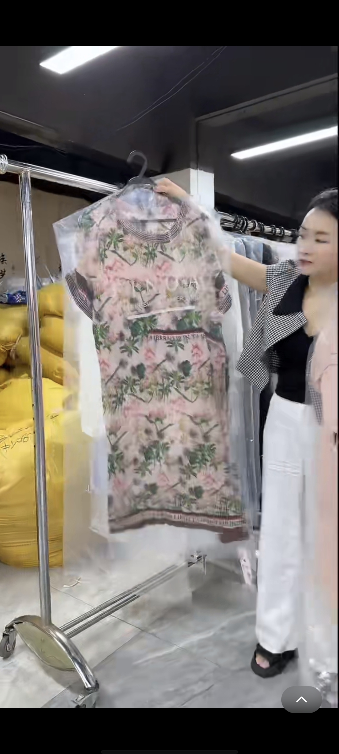 品牌.女装尾货(专卖店下架)
