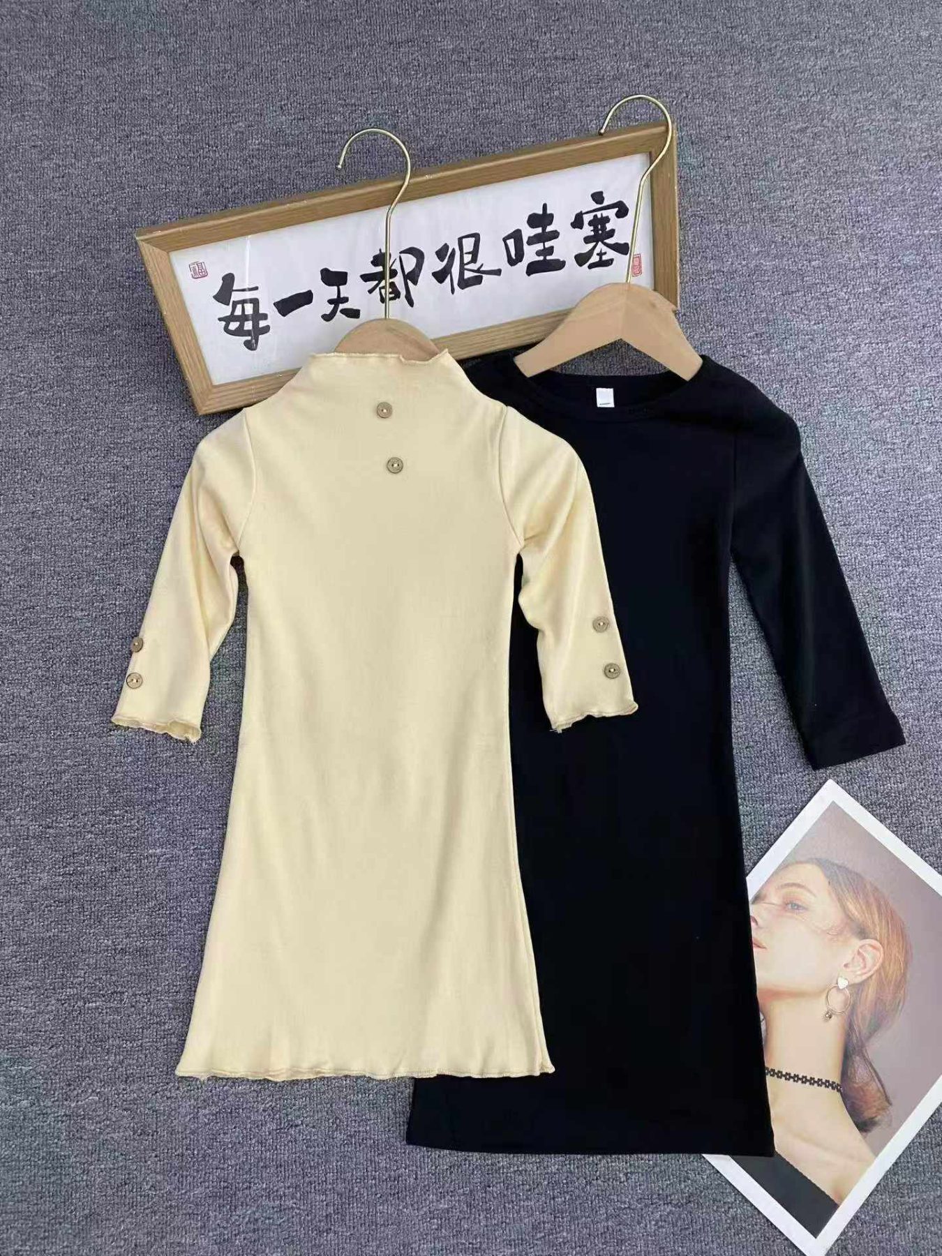 童装德绒连衣裙