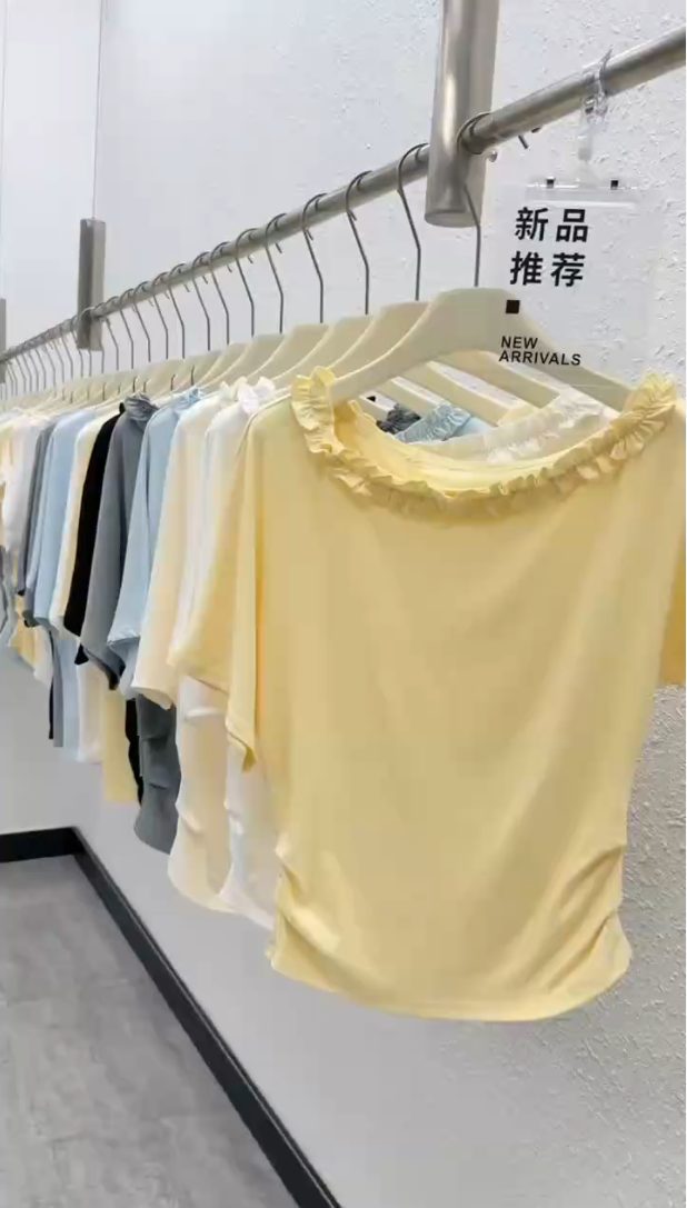 木耳边一字肩