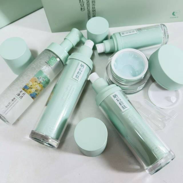 舒缓安肌沁润养肤晒后修复套盒(带手提袋)
