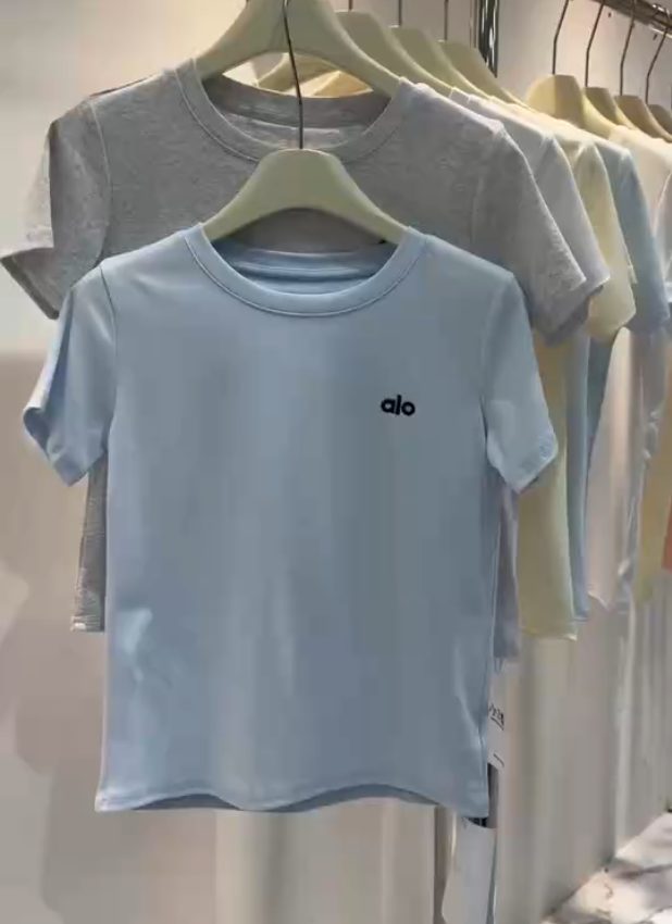 正肩刺绣T